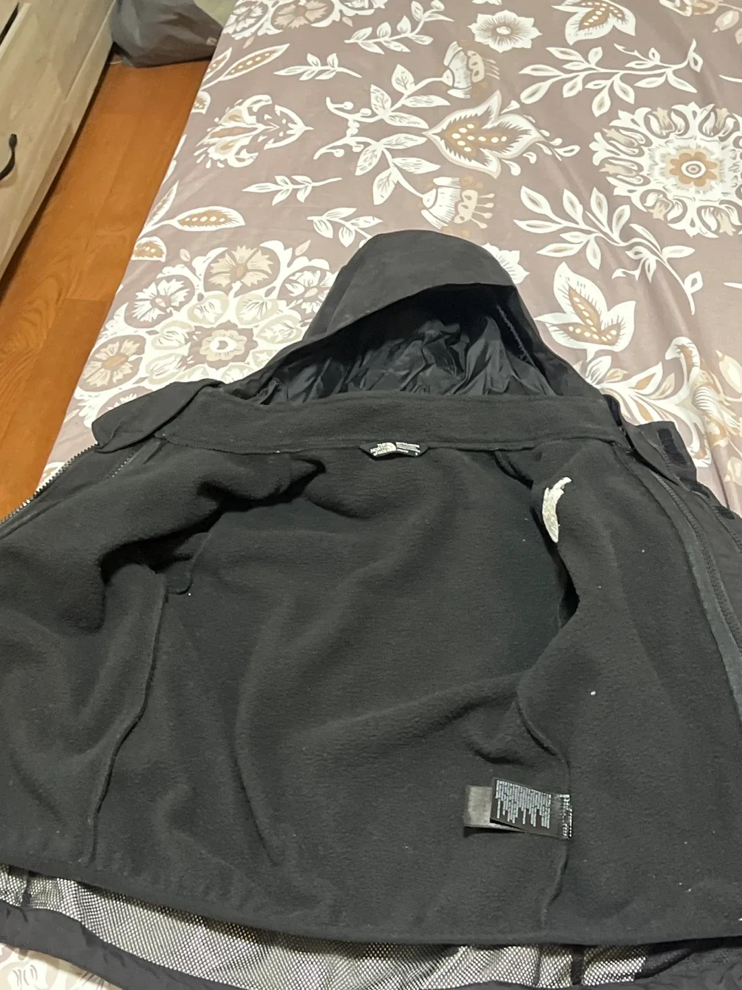 The North Face Kids' Jacket - Black image indicator(5)