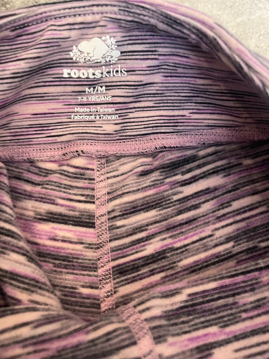 Size 7/8 Roots cozy leggings with pockets -Excellent condition - photo 3