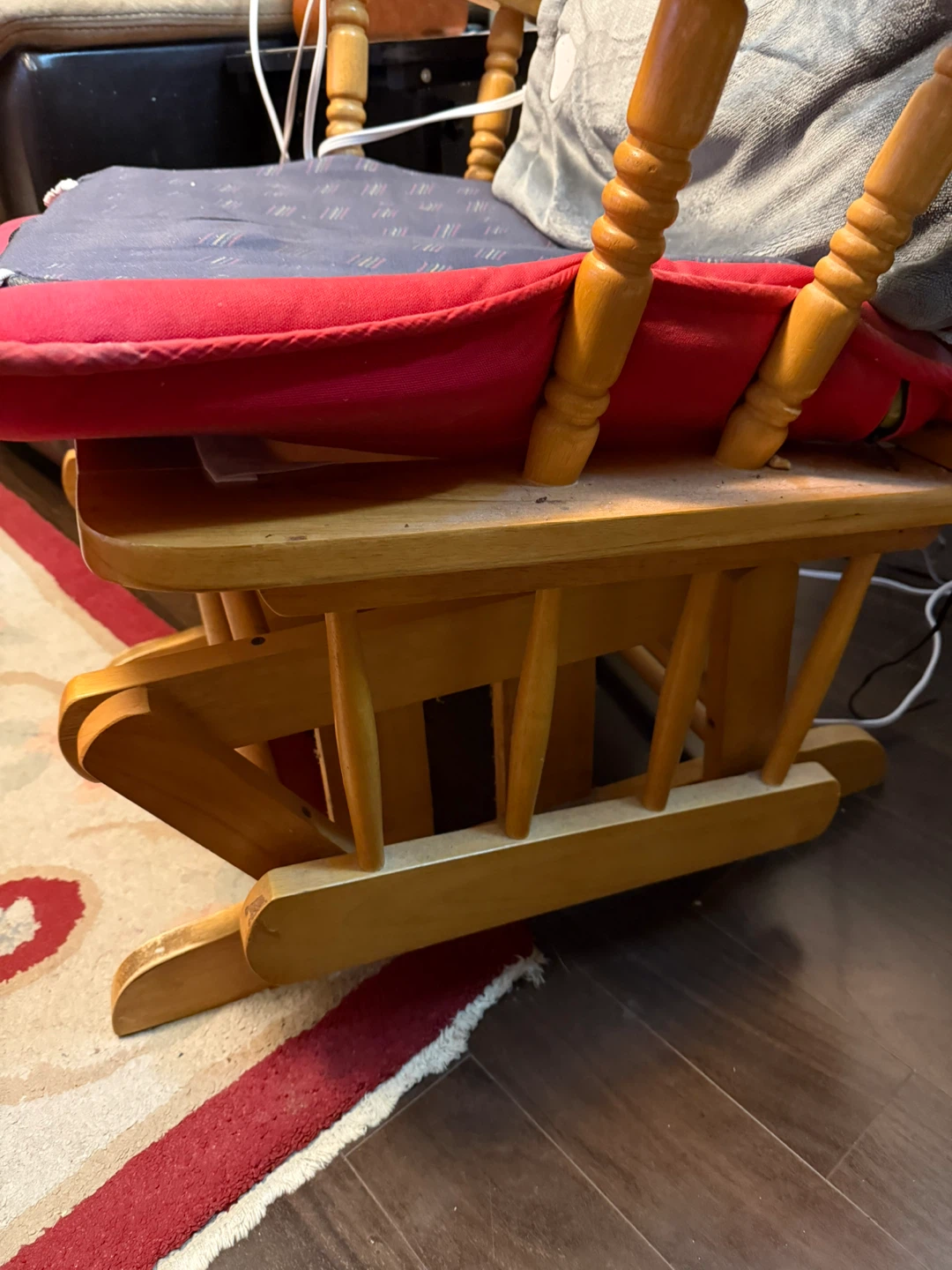 Wooden Rocking Chair - photo 2