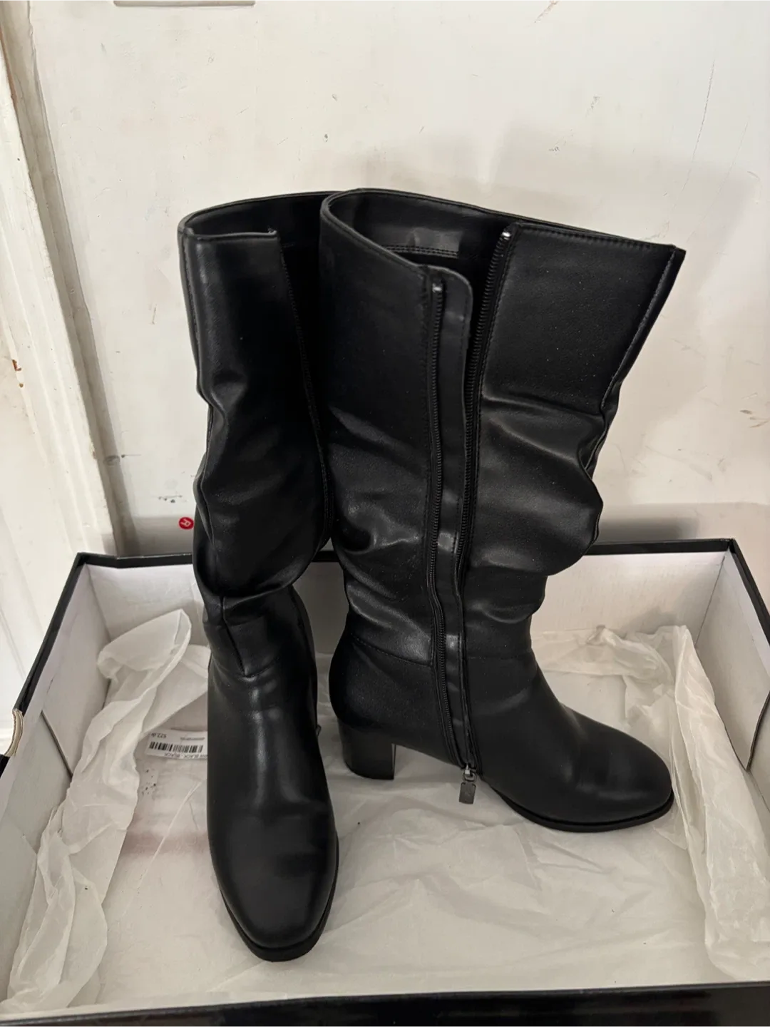 Naturlizer Black Leather Boots - Size 6.5 image indicator(2)
