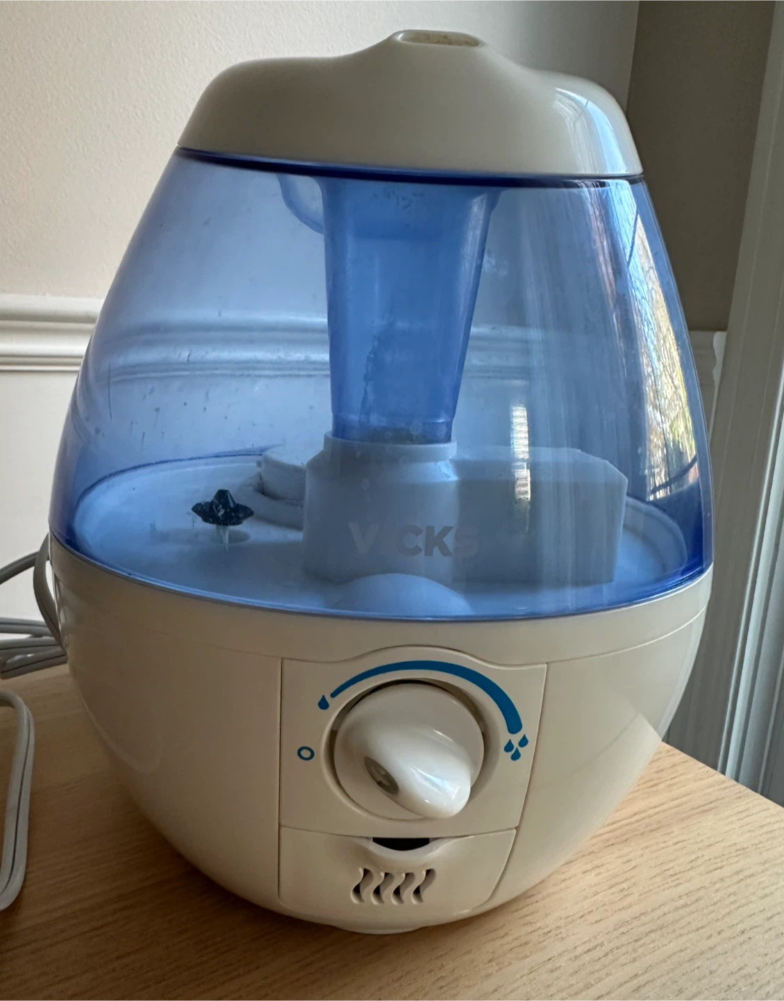 Vicks Mini Filter Free Cool Mist Humidifier - photo 2