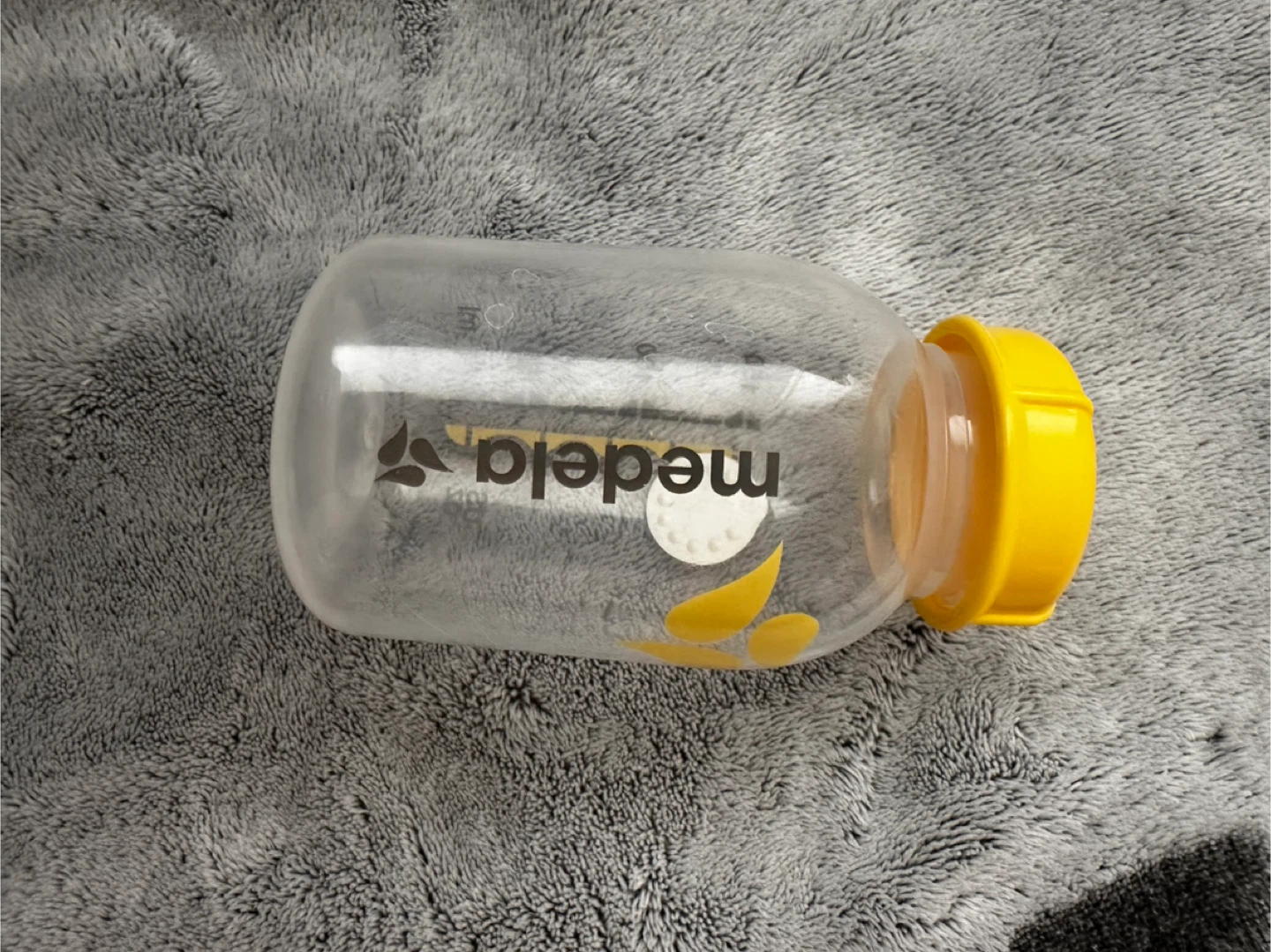 Gently used Medela Harmony Manual Breast Pump - photo 4