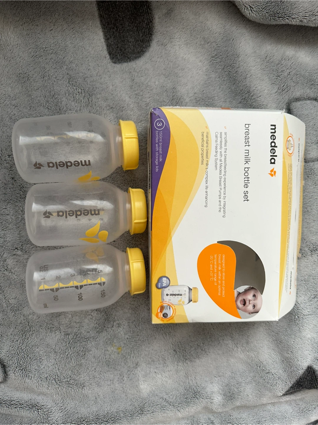 Used Medela Breast Milk Bottle Set (3 bottles)