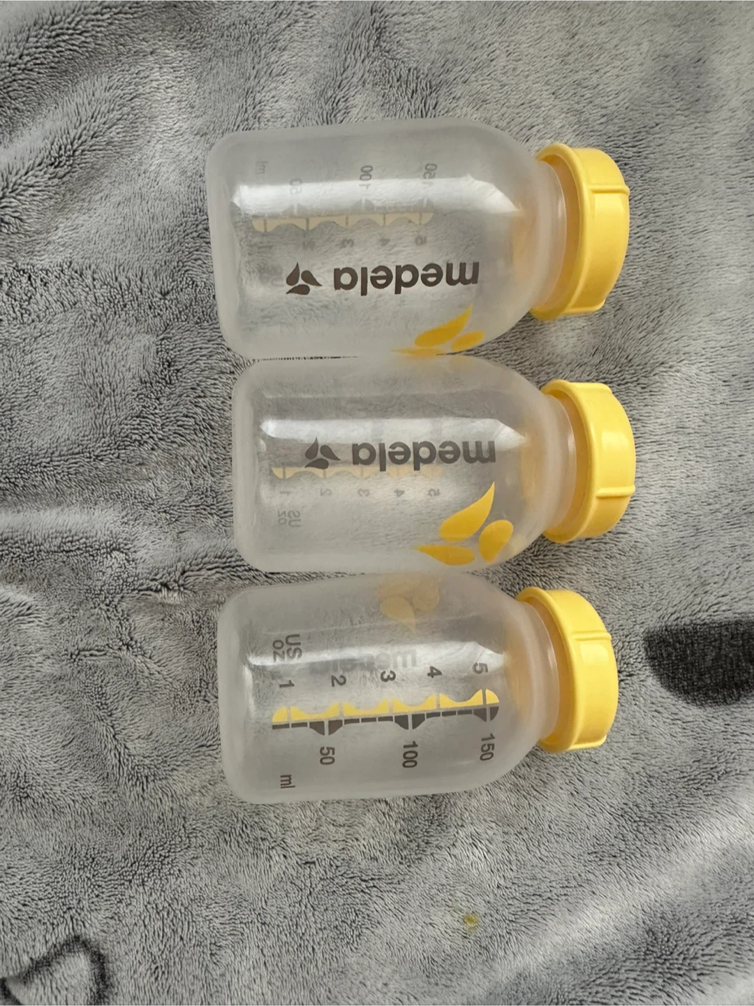 Used Medela Breast Milk Bottle Set (3 bottles) - photo 2