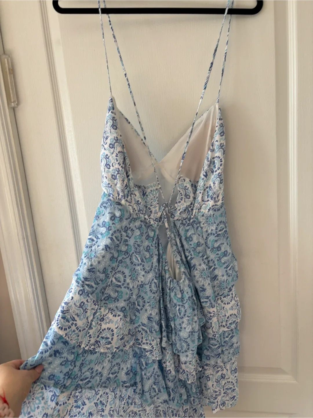 Assorted Women's Dresses & Jeans image indicator(2)