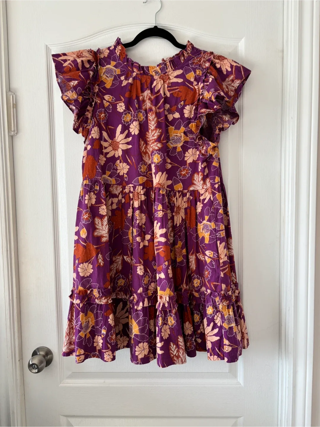 Assorted Women's Dresses & Jeans image indicator(7)