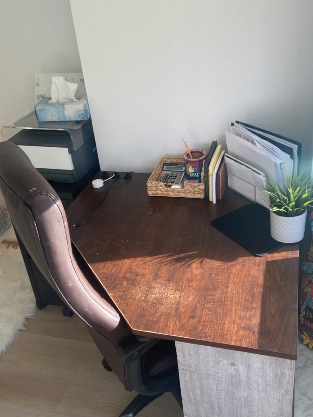 Corner Office Desk - Must GO