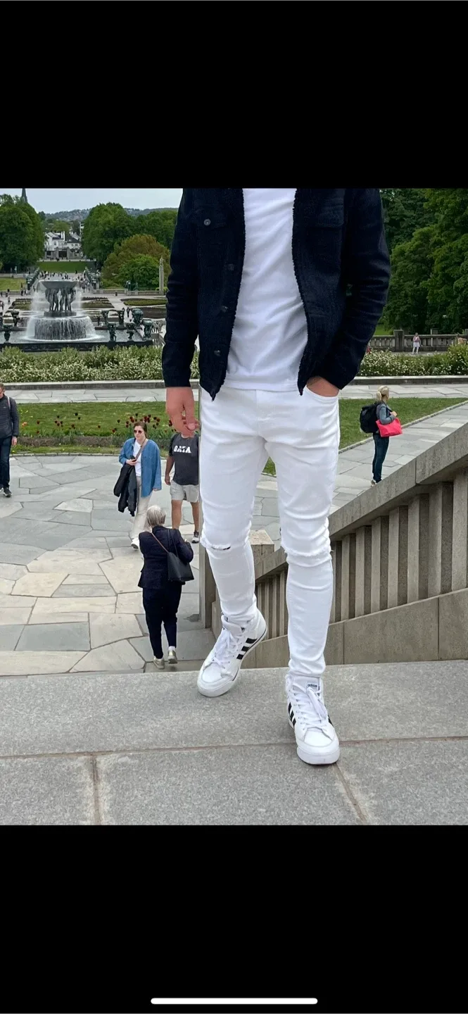 Bershka Denim White Jeans - Size 32 !