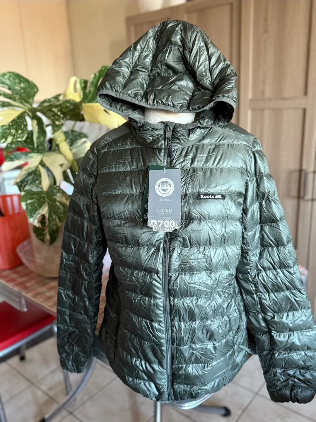 *Tags attached* Roots Packable Down Jacket - Size S/P