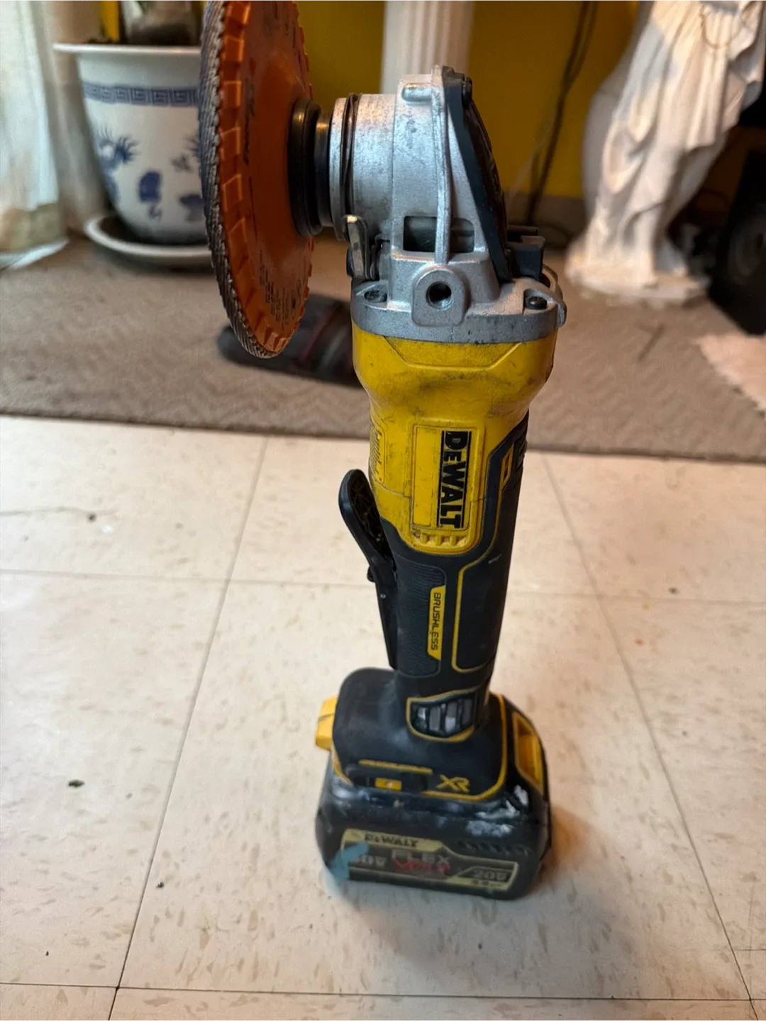DeWalt Cordless Angle Grinder with FLEXVOLT 20V/60V MAX  Battery