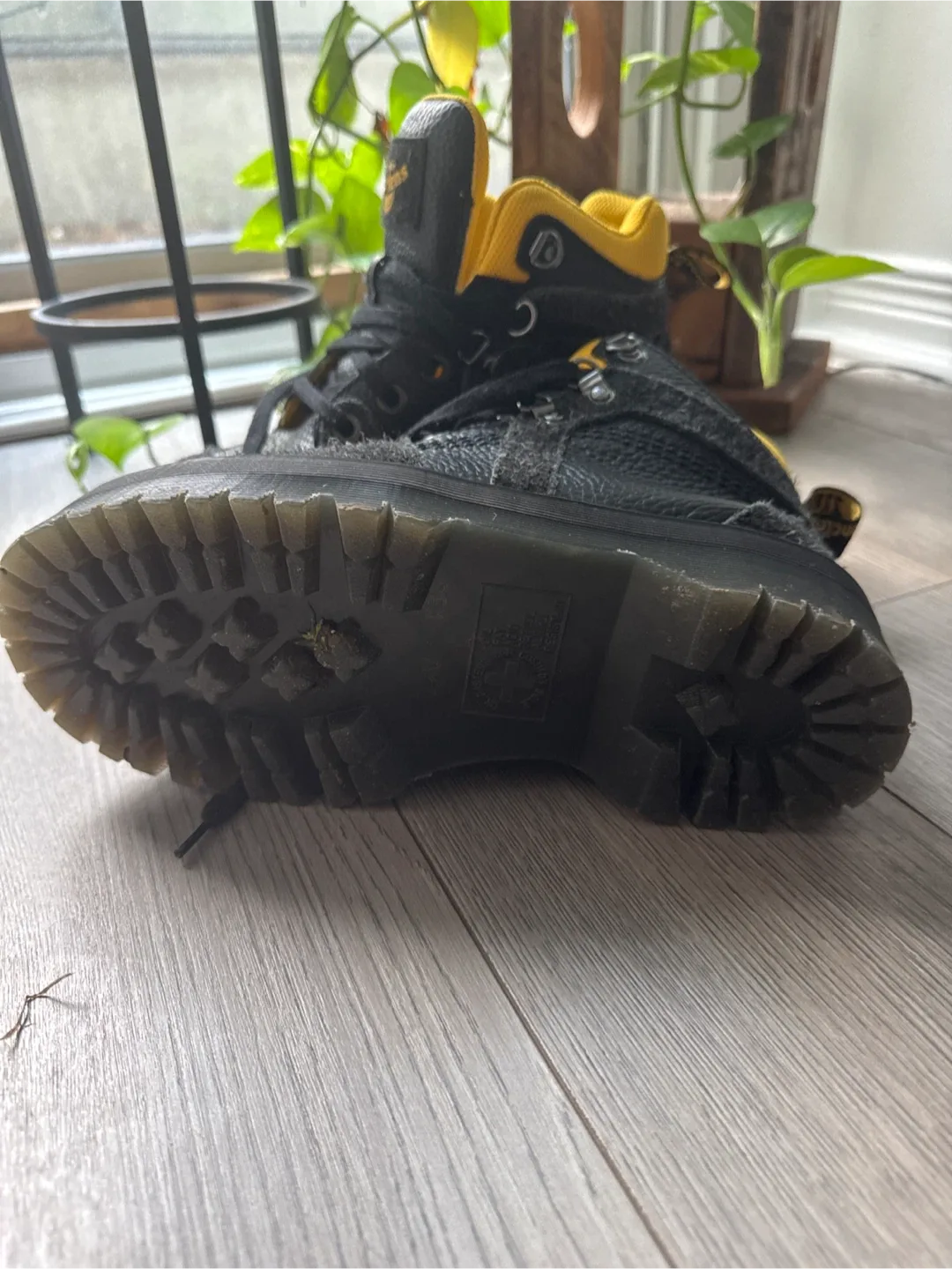 Dr. Martens Zuma Viker Platform Boots - US 6 image indicator(3)