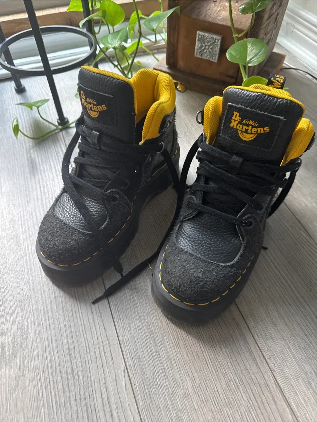 Dr. Martens Zuma Viker Platform Boots - US 6