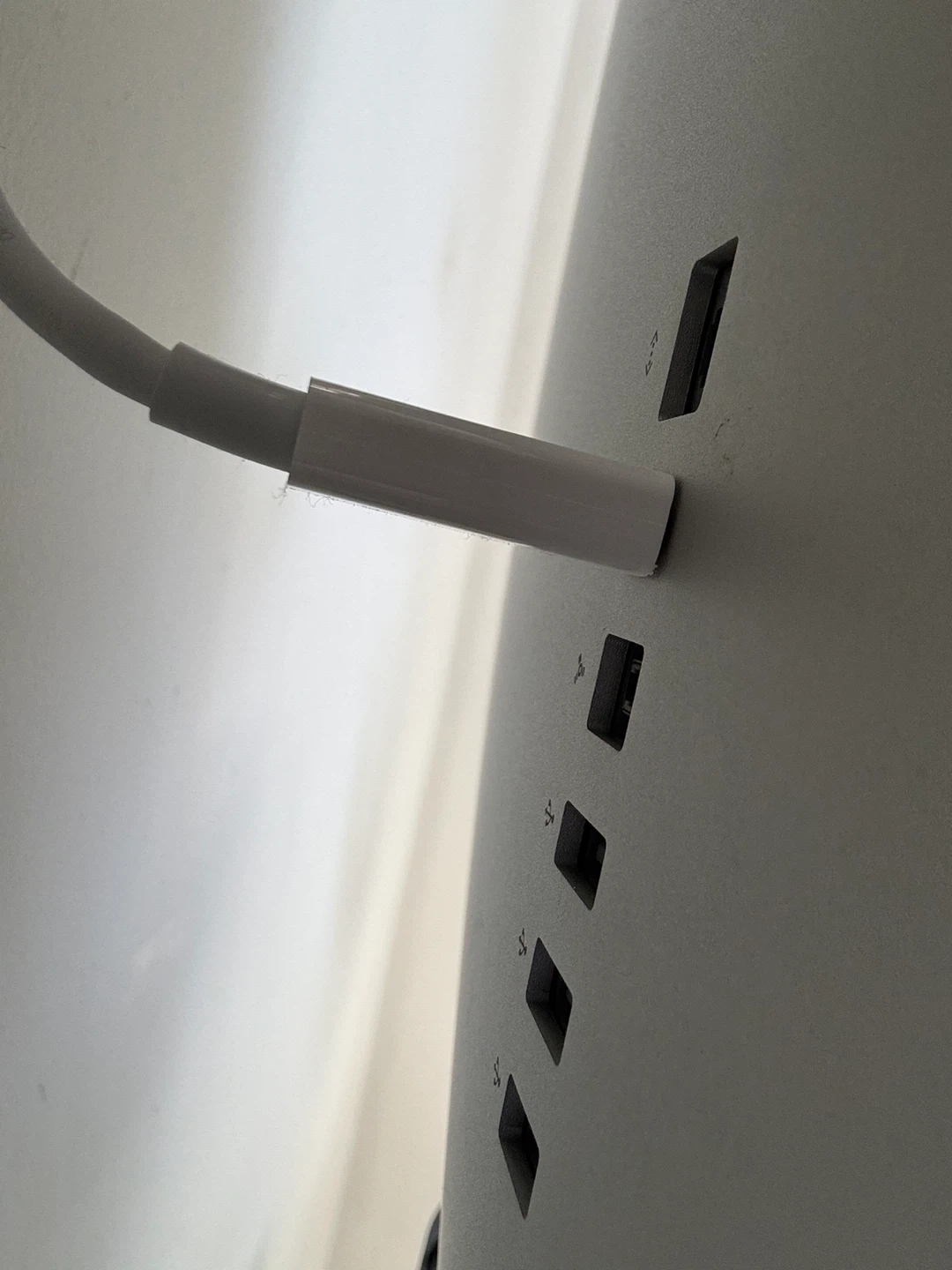 Apple Thunderbolt Display - photo 3