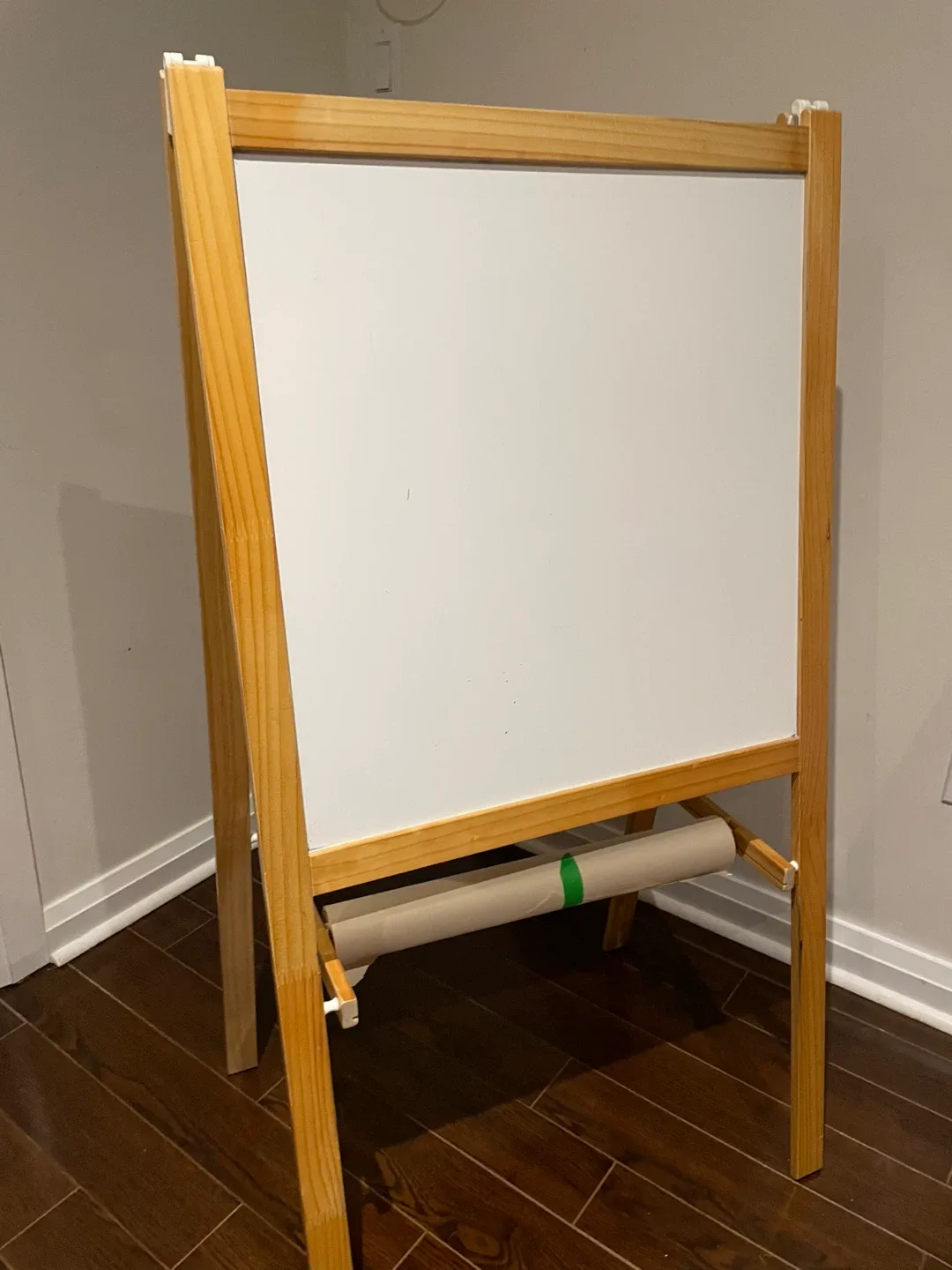 Kids Ikea Easel - Whiteboard & Chalkboard image indicator(3)