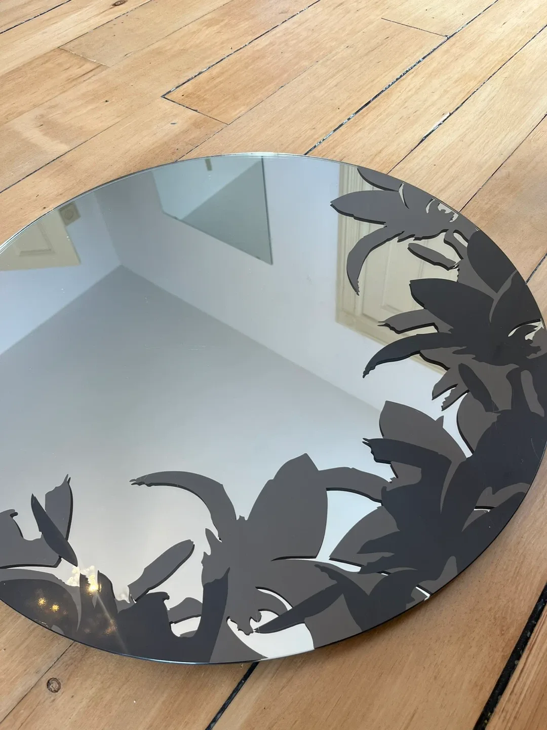 Round Decorative Wall Mirror