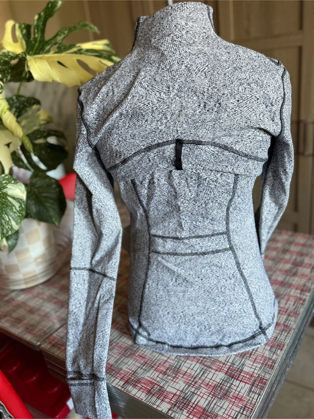 Lululemon Define Jacket Size 6 - photo 2