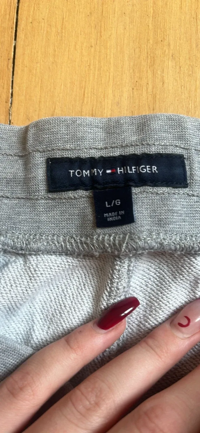 Tommy Hilfiger Grey Sweatpants - Size L image indicator(3)