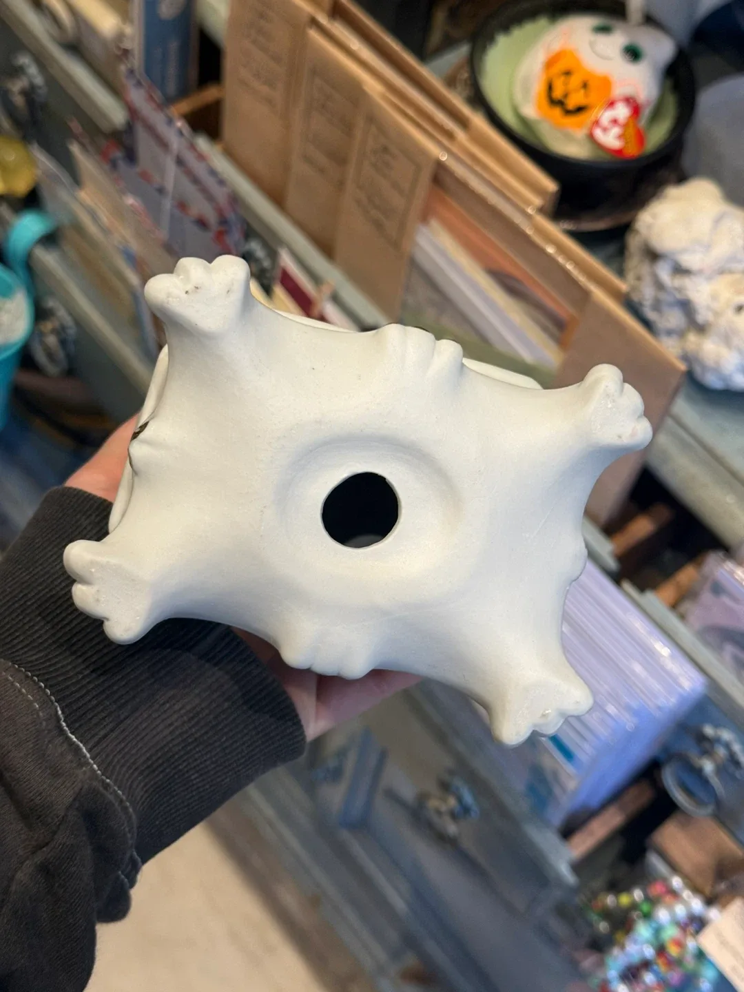 Vintage Virgin Mary Statue image indicator(3)