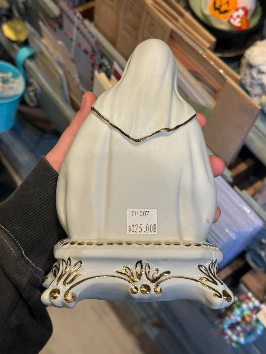 Vintage Virgin Mary Statue image indicator(2)