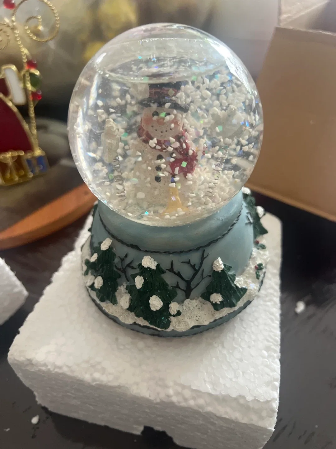 Musical Waterball Snowman - Let It Snow image indicator(3)