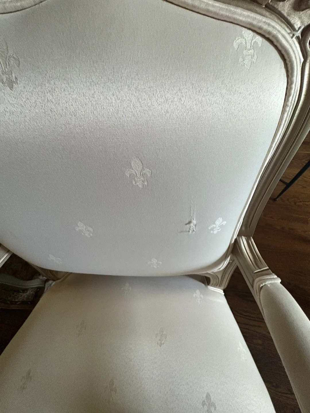 Antique Style White & Gold Accent Chair - Set of 2 image indicator(2)