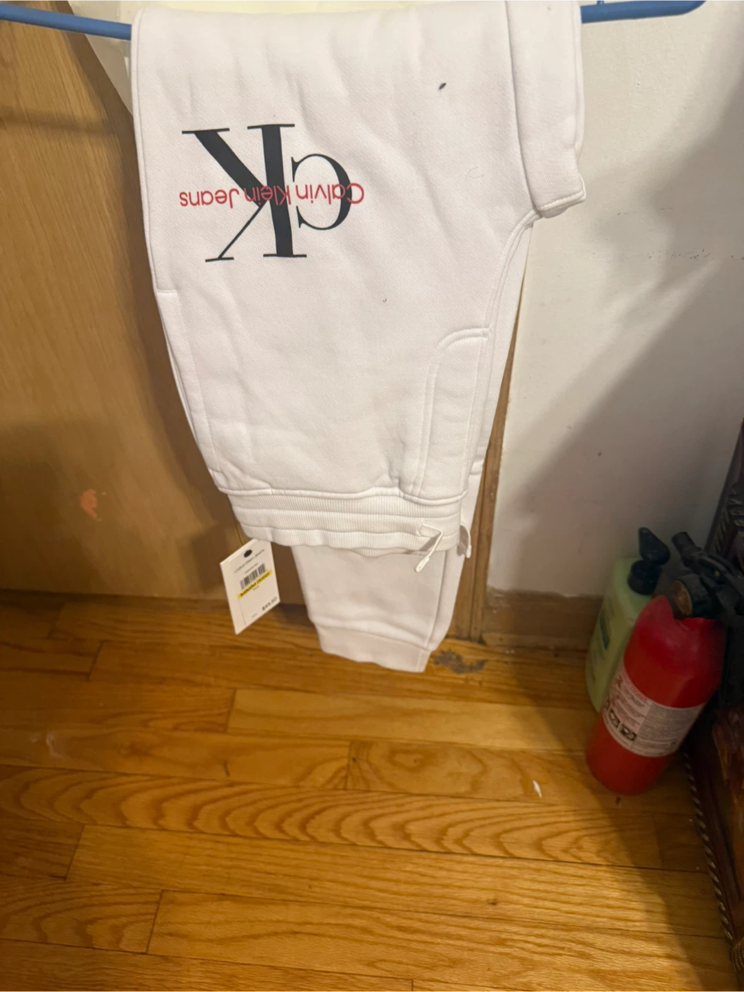 Calvin Klein Jeans Black T-Shirt & White Hoodie/Sweatpants Set