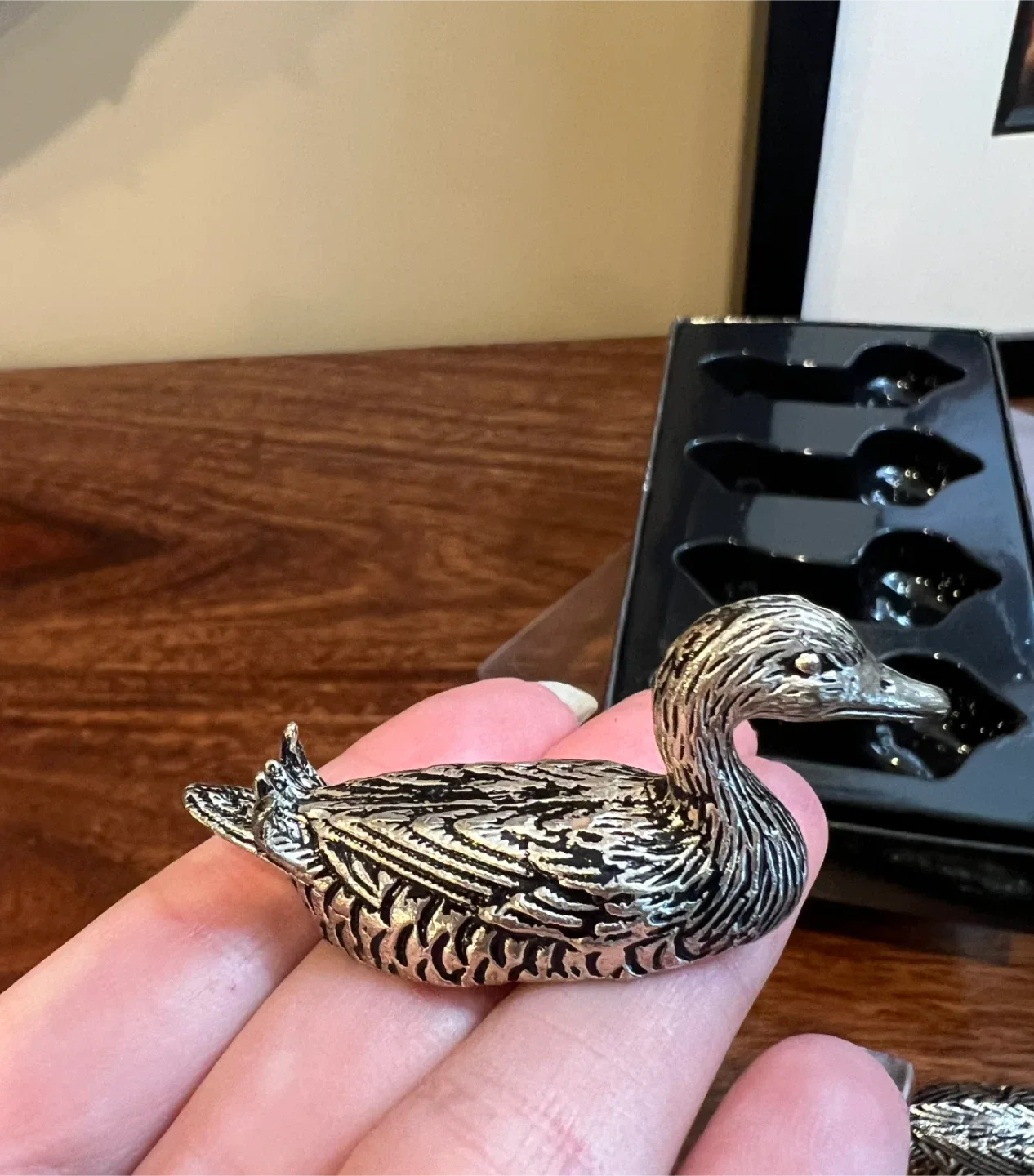 Silver Tone Flaware Rests image indicator(4)