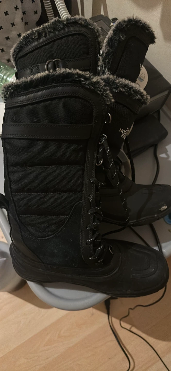 The North Face Black Winter Boots - Women's Size 8.5 - photo 2