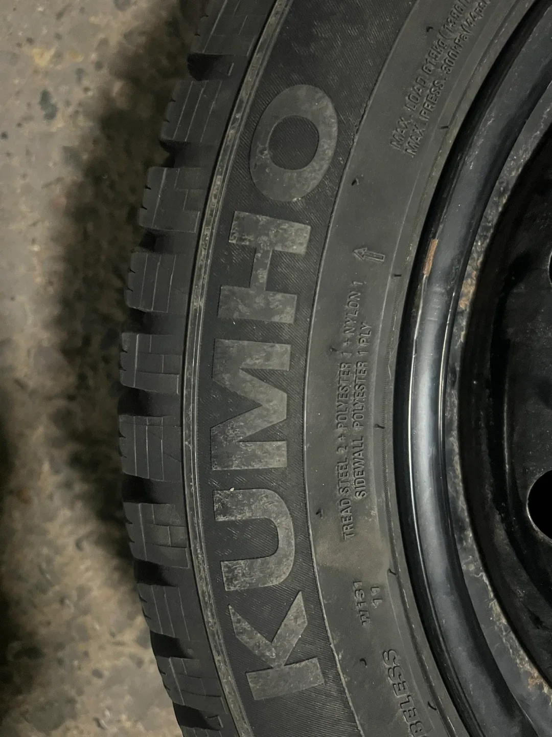 Kumho Wintercraft Ice 205/55R16 91T Tire image indicator(2)