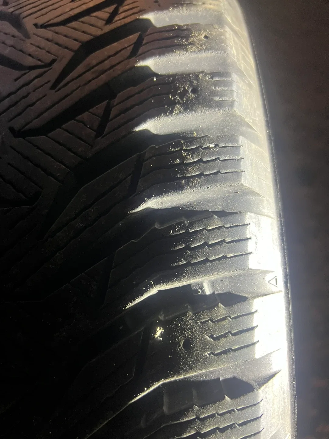 Kumho Wintercraft Ice 205/55R16 91T Tire image indicator(3)