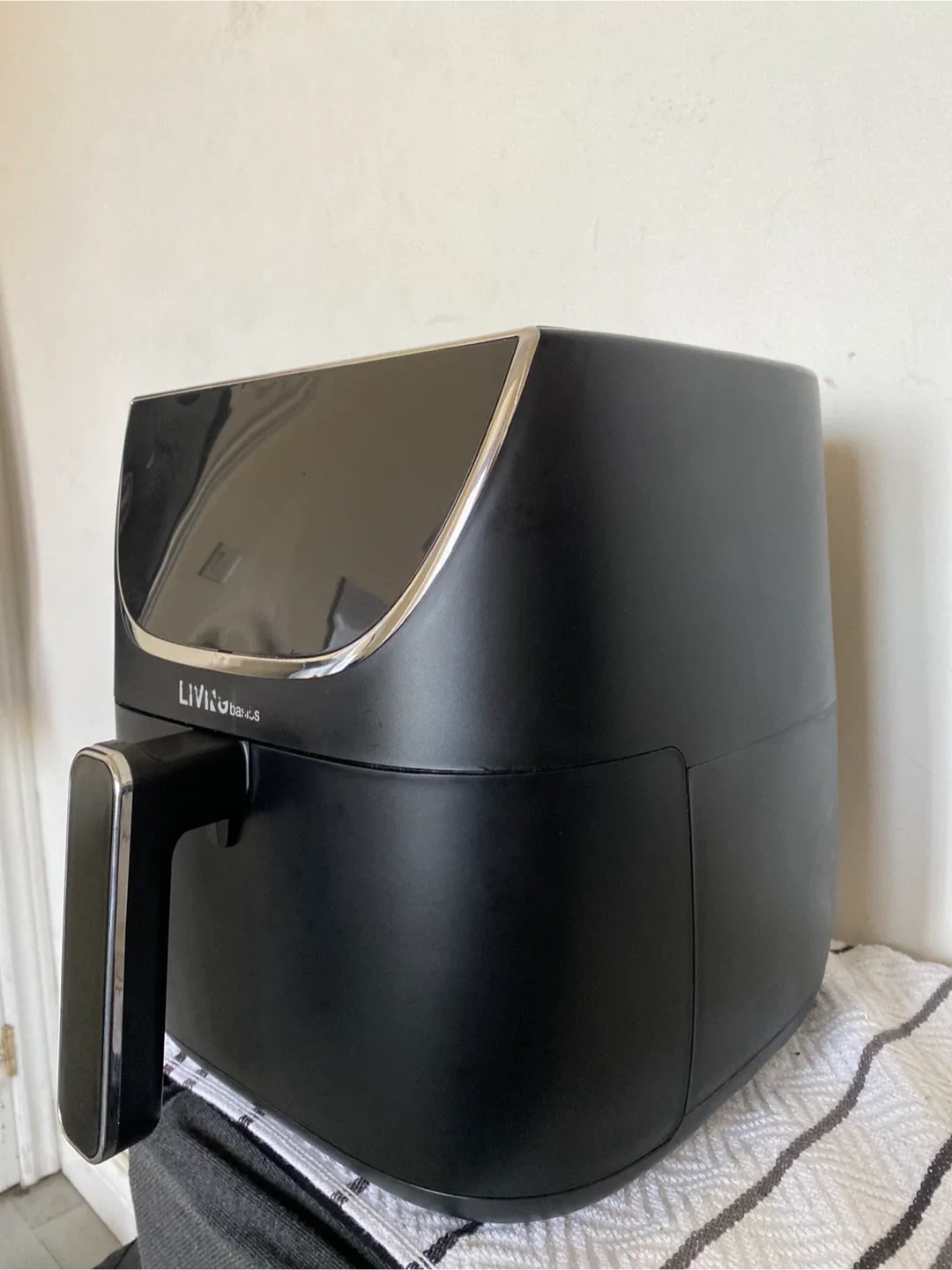 Living Basics 5.7L Digital Air Fryer image indicator(2)