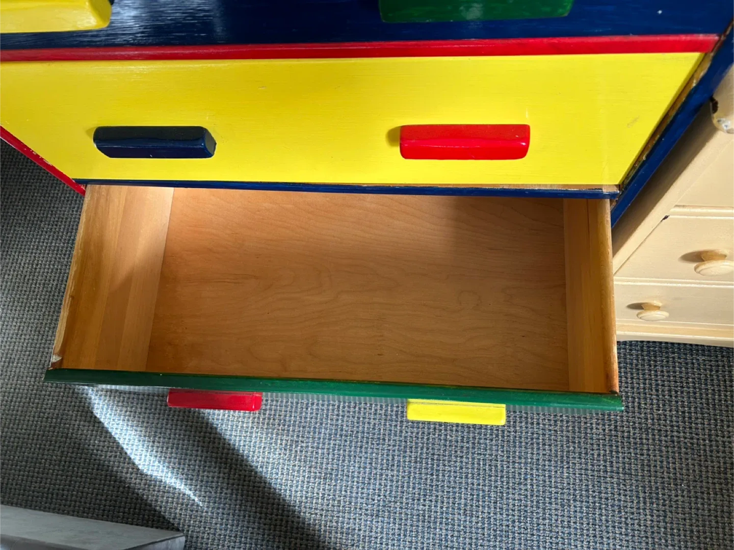 Colorful Kids' Dresser image indicator(4)