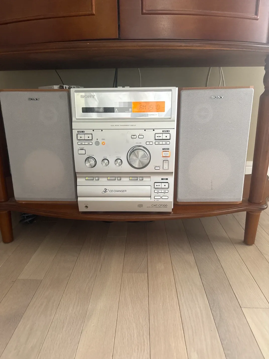Sony CMT-CP300 3 CD Changer Stereo System