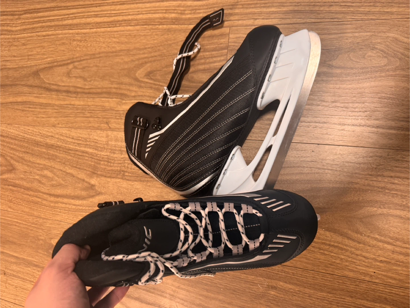 Vickerey Ice Hockey Skates - US Size 8 - photo 2