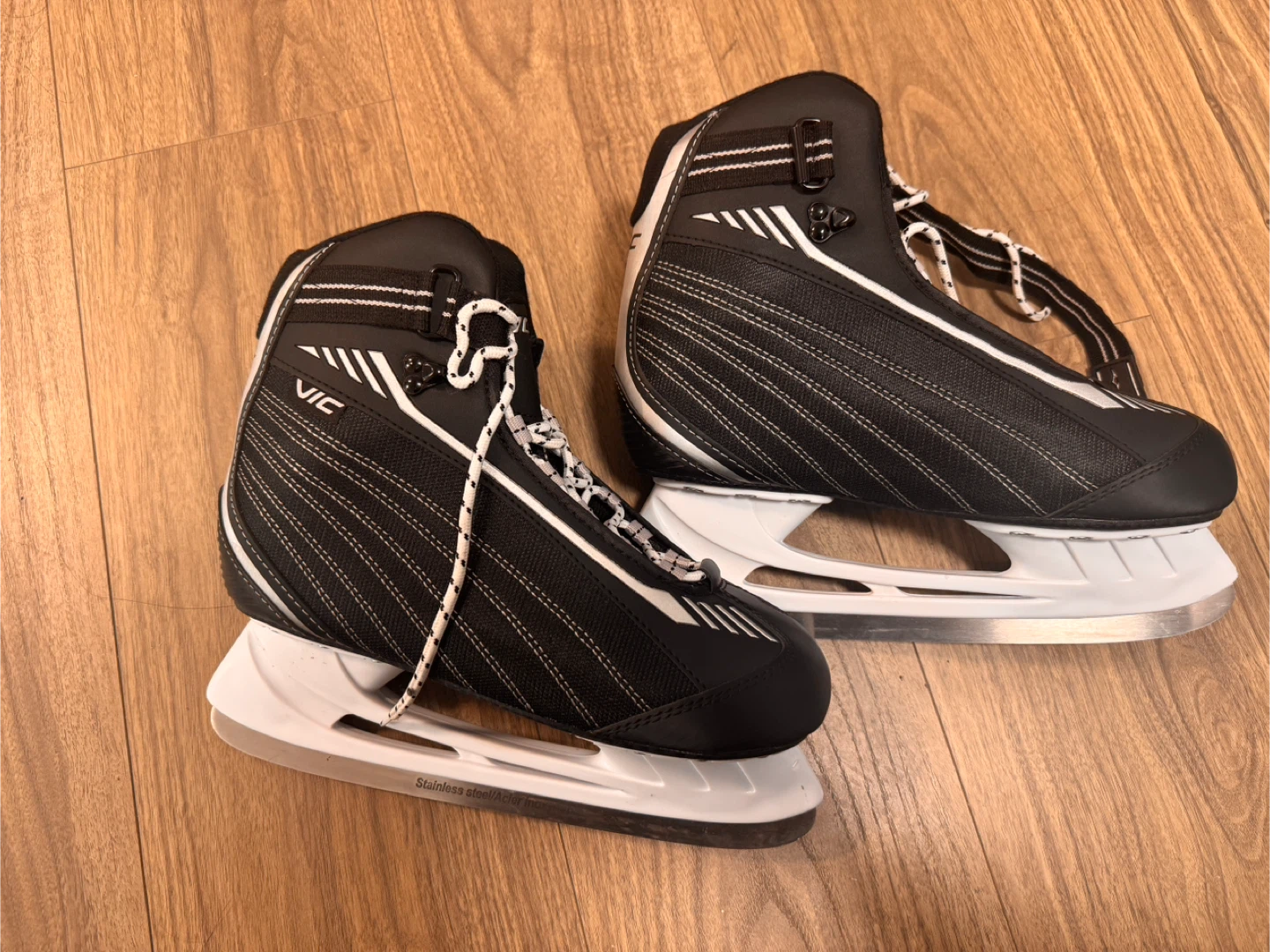 Vickerey Ice Hockey Skates - US Size 8 - photo 3