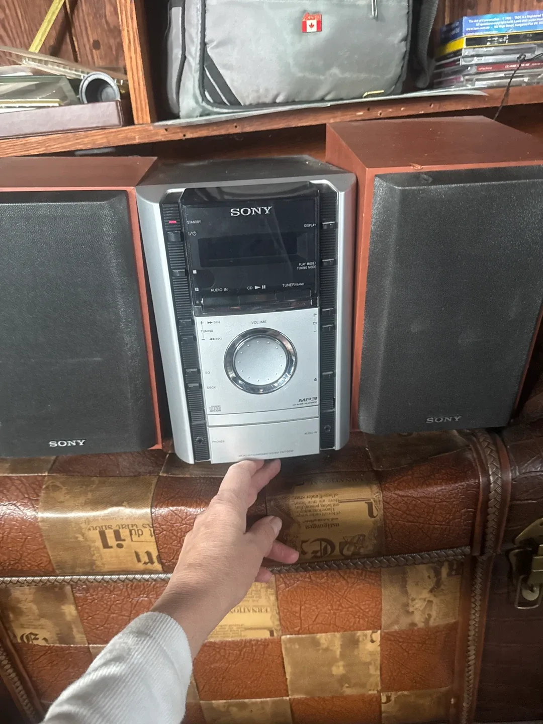 Sony Stereo System with Speakers