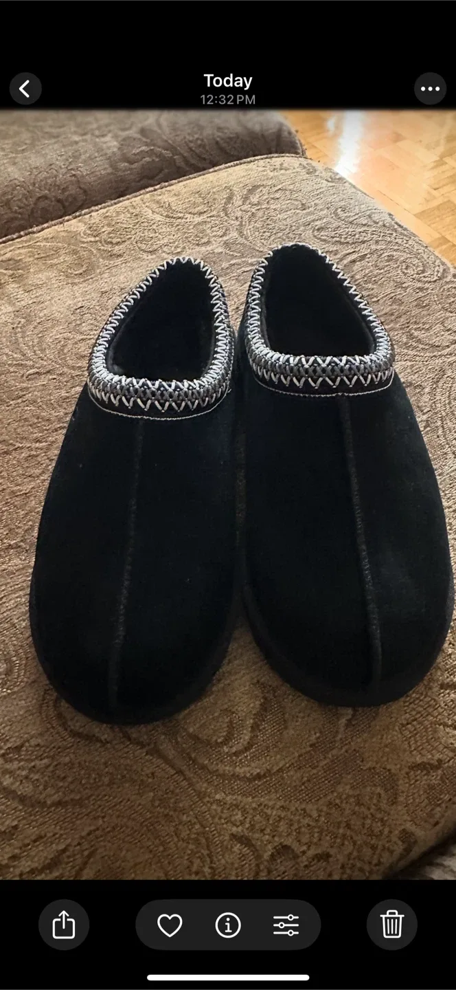 UGG Tasman Slipper - Black image indicator(7)