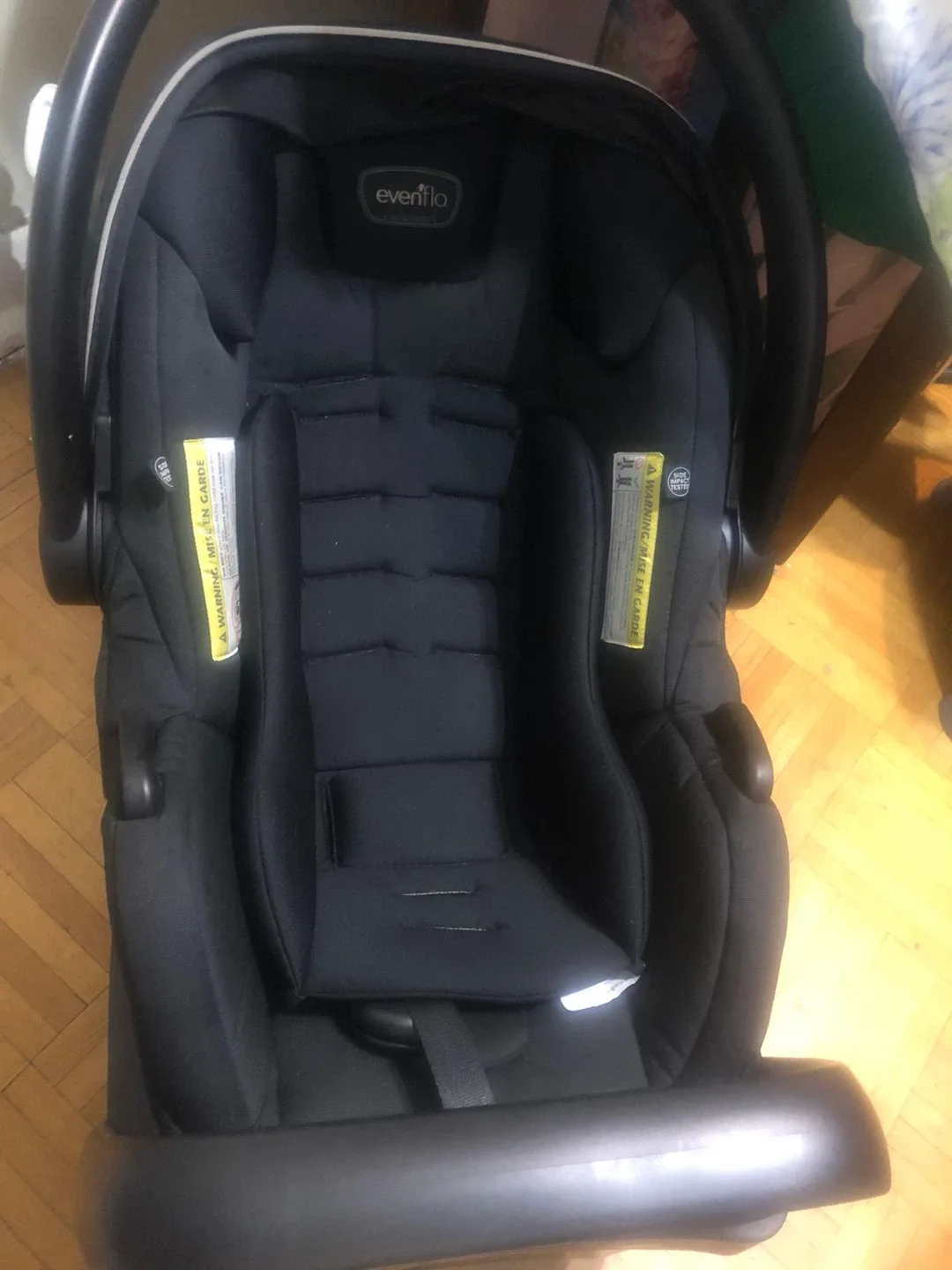 Evenflo Infant Car Seat - Black image indicator(2)