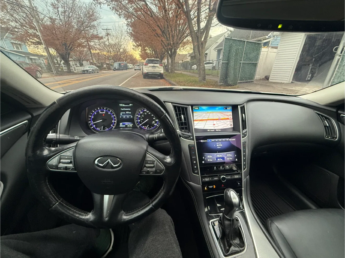 2015 Infiniti Q50 Sedan - White image indicator(9)
