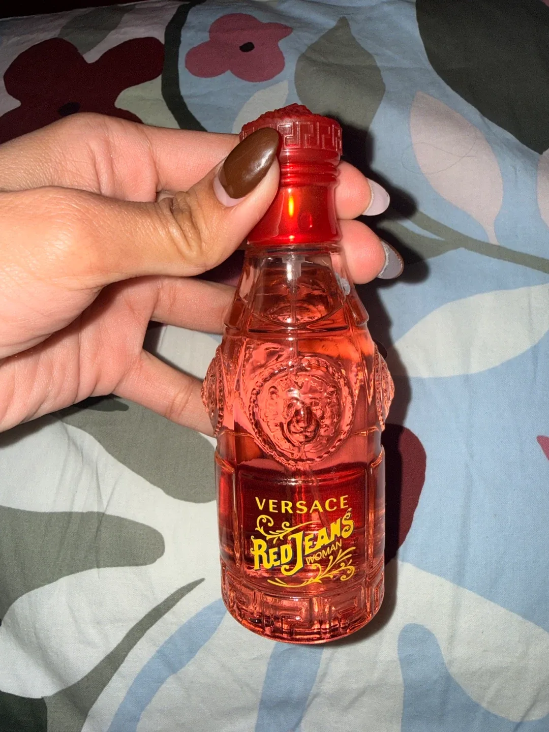Versace Red Jeans Woman Eau de Toilette 75ml image indicator(2)