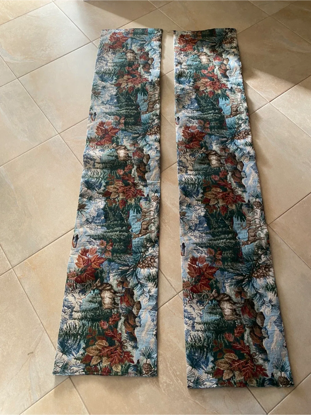 Tapestry Table Runners with Deer Design image indicator(4)