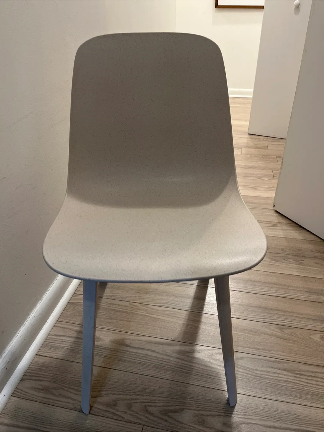 IKEA Nilsolle Chair - Light Beige image indicator(2)