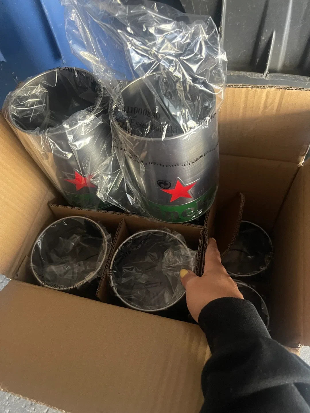 Heineken Keg Cups - Set of 12 image indicator(4)