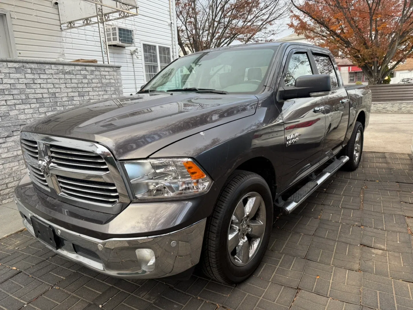 2017 RAM 1500 Truck image indicator(2)