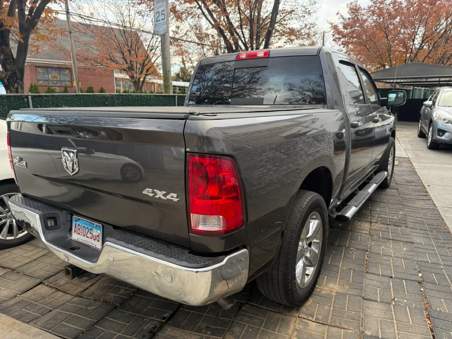 2017 RAM 1500 Truck image indicator(4)