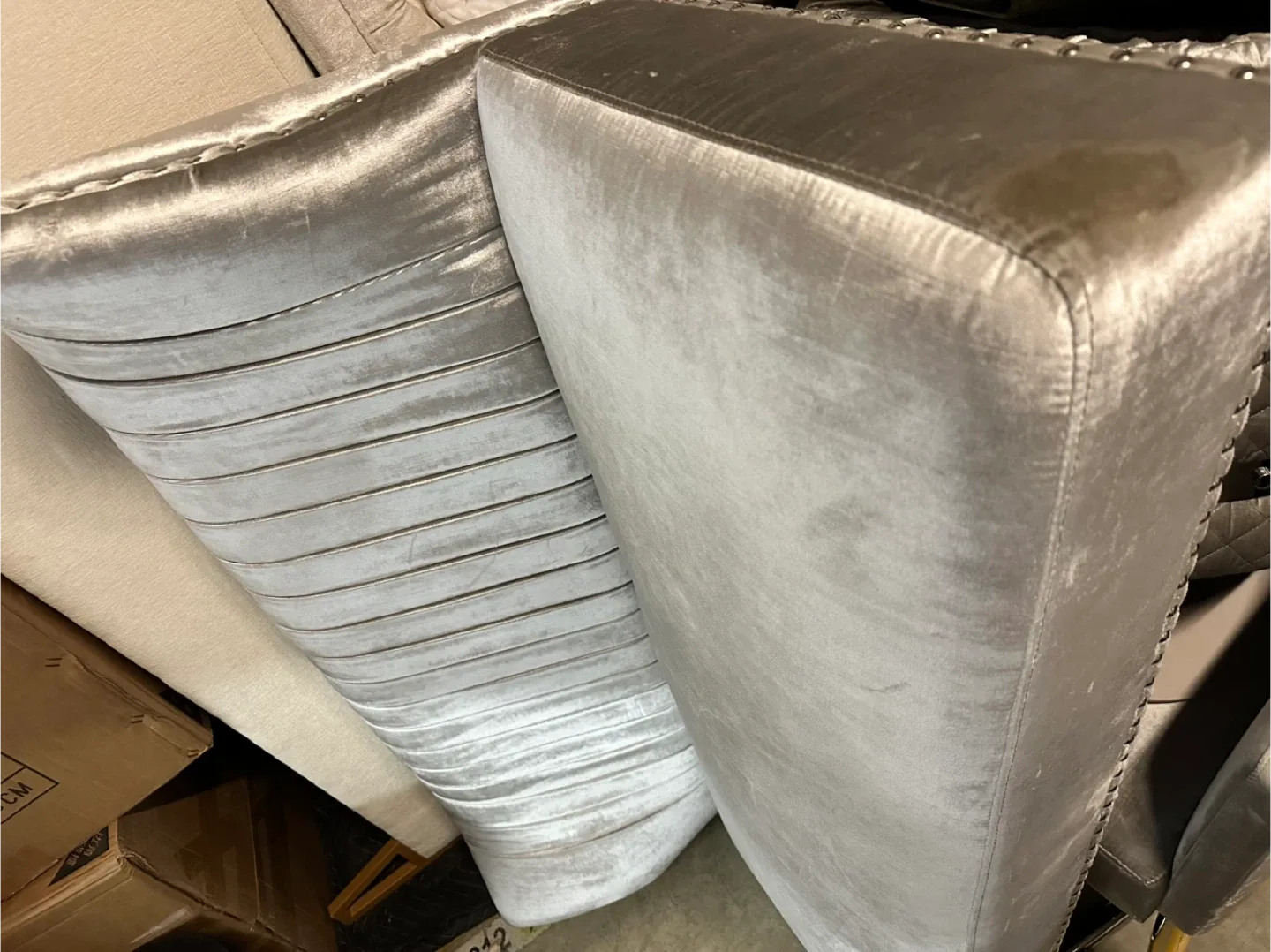 Silver Loveseat must gooo!!!! image indicator(3)