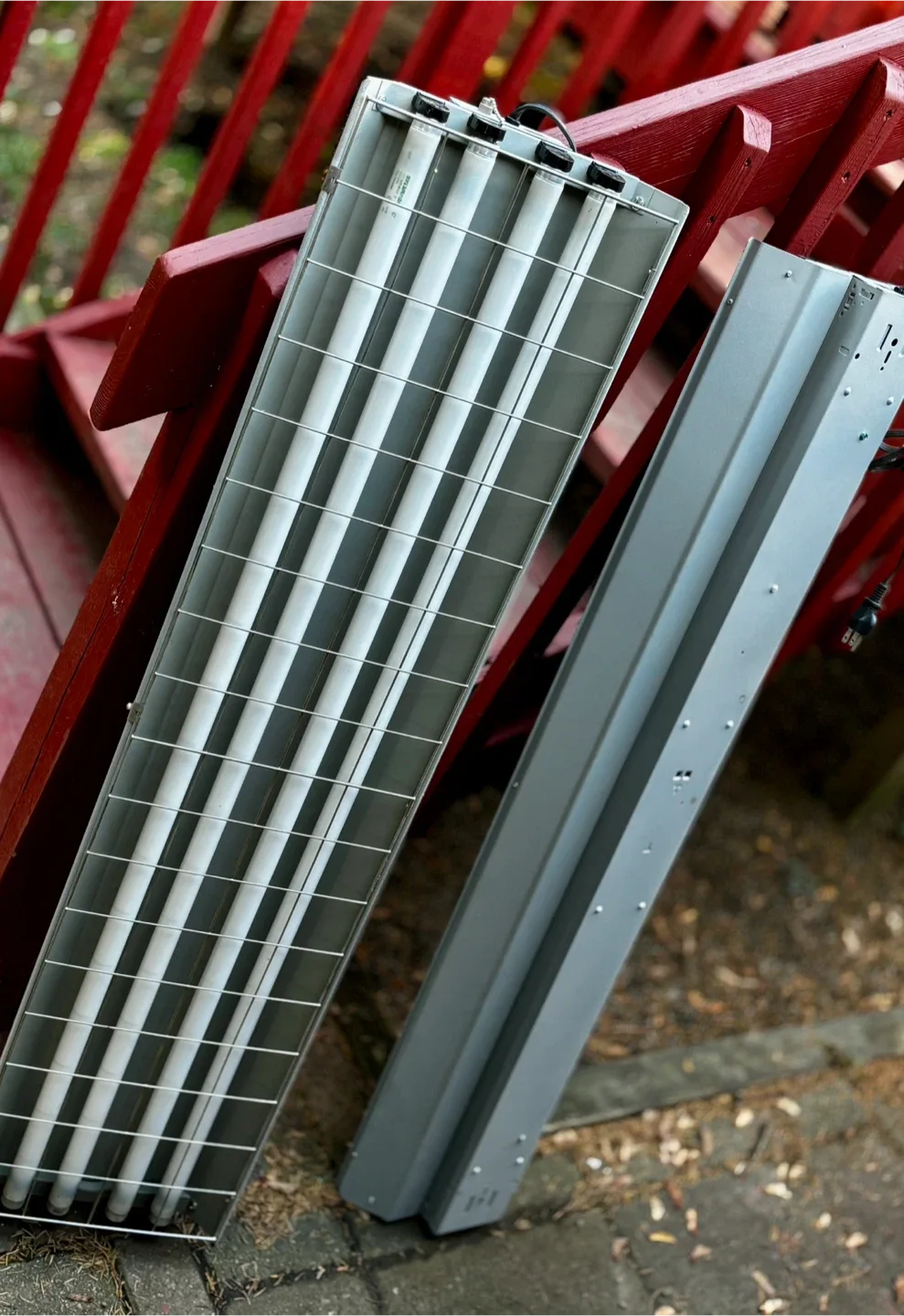 Fluorescent Shop Lights - Set of 2 image indicator(2)