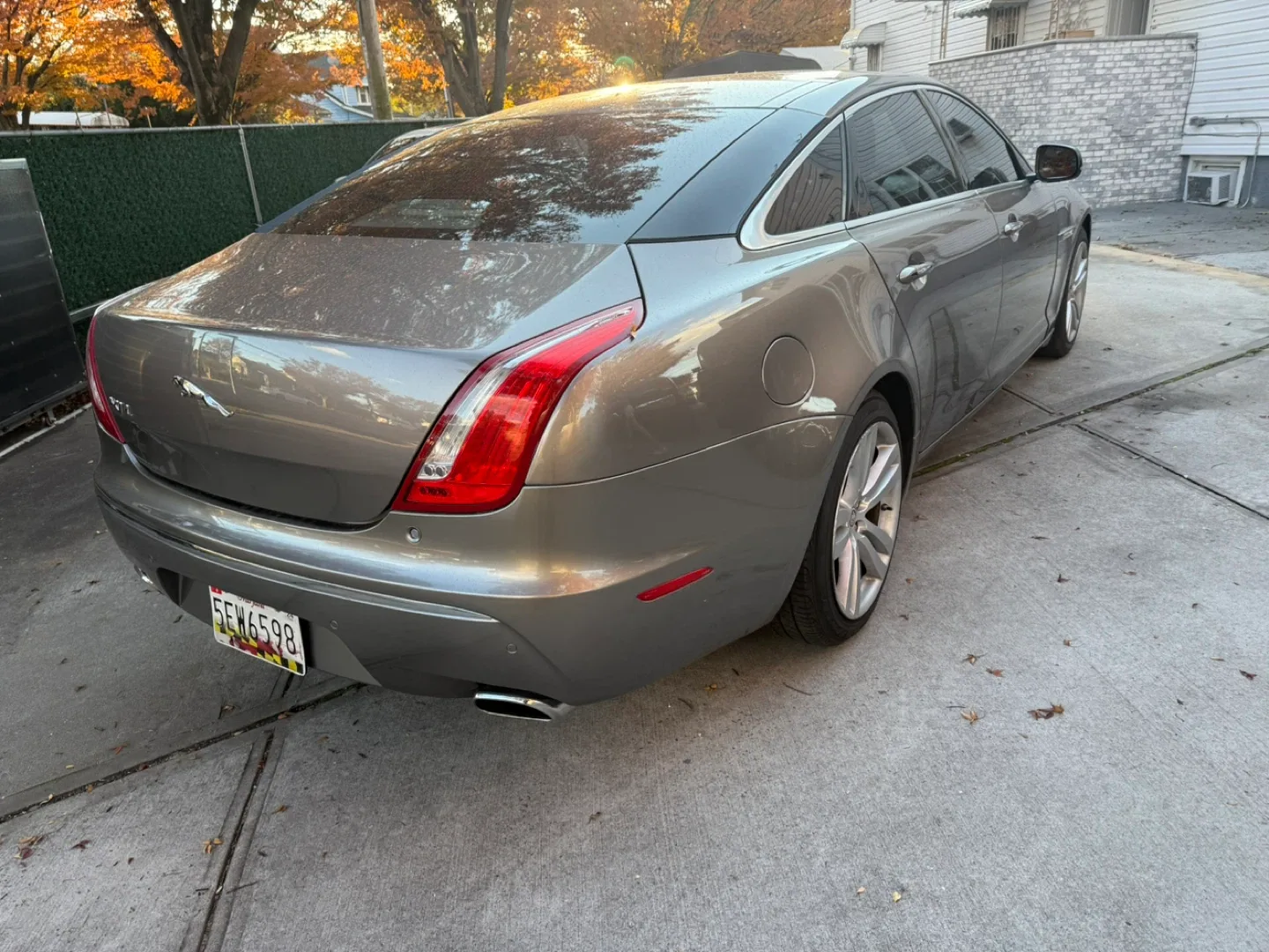 2011 Jaguar XJ-L Sedan - Luxury Car! image indicator(4)