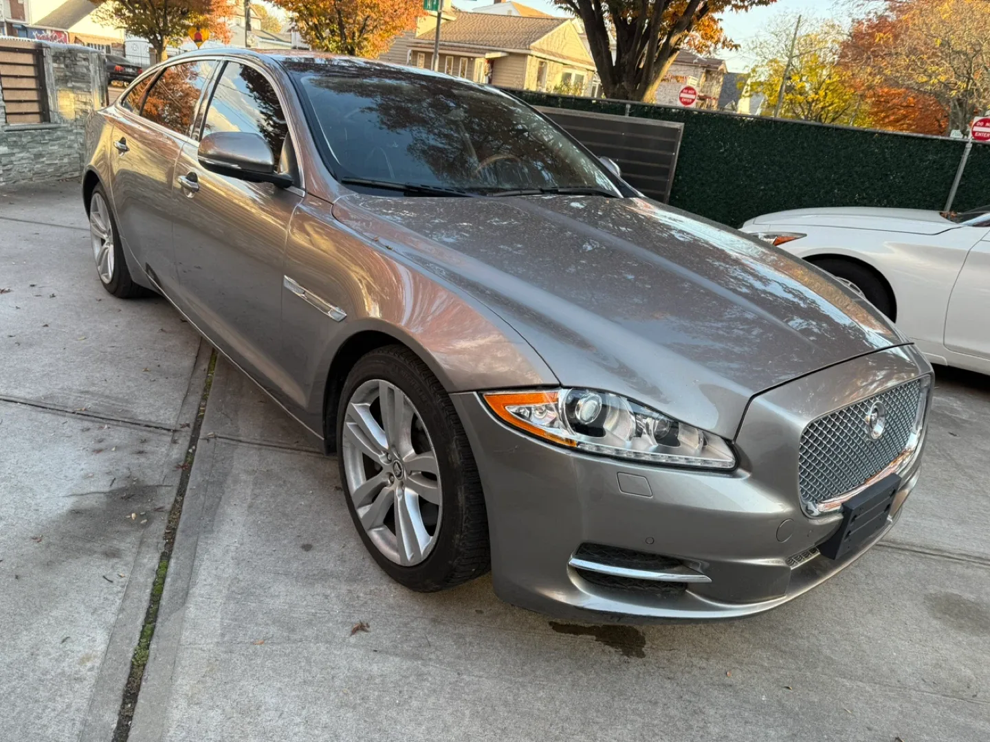 2011 Jaguar XJ-L Sedan - Luxury Car!