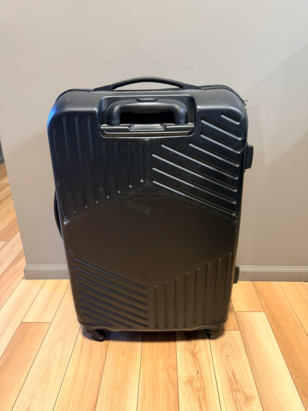 American Tourister Black Hardside Suitcase 26 Inches - photo 2
